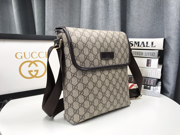 激安グッチバッグコピー背面デザイン